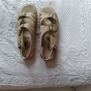Valley Lane shoes leather women Tan size 10-11